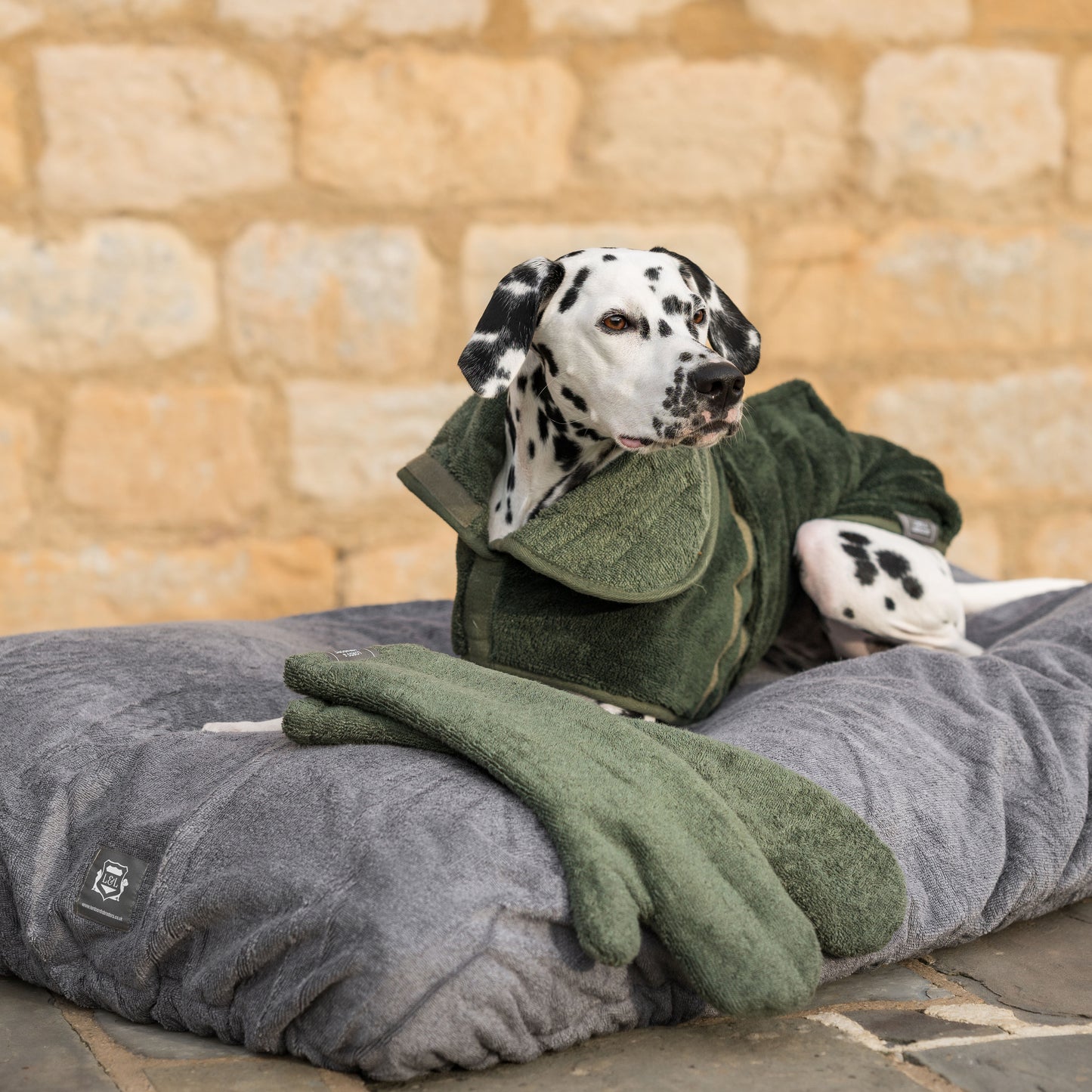 Introducing the ultimate bamboo dog drying cushion cover in beautiful Gun Metal, made from luxurious bamboo to aid sensitive skin featuring elasticated hem for a snug fit with super absorbent material for easy pet drying! Available now at Lords & Labradors US, In three sizes and four colors to suit all breeds!