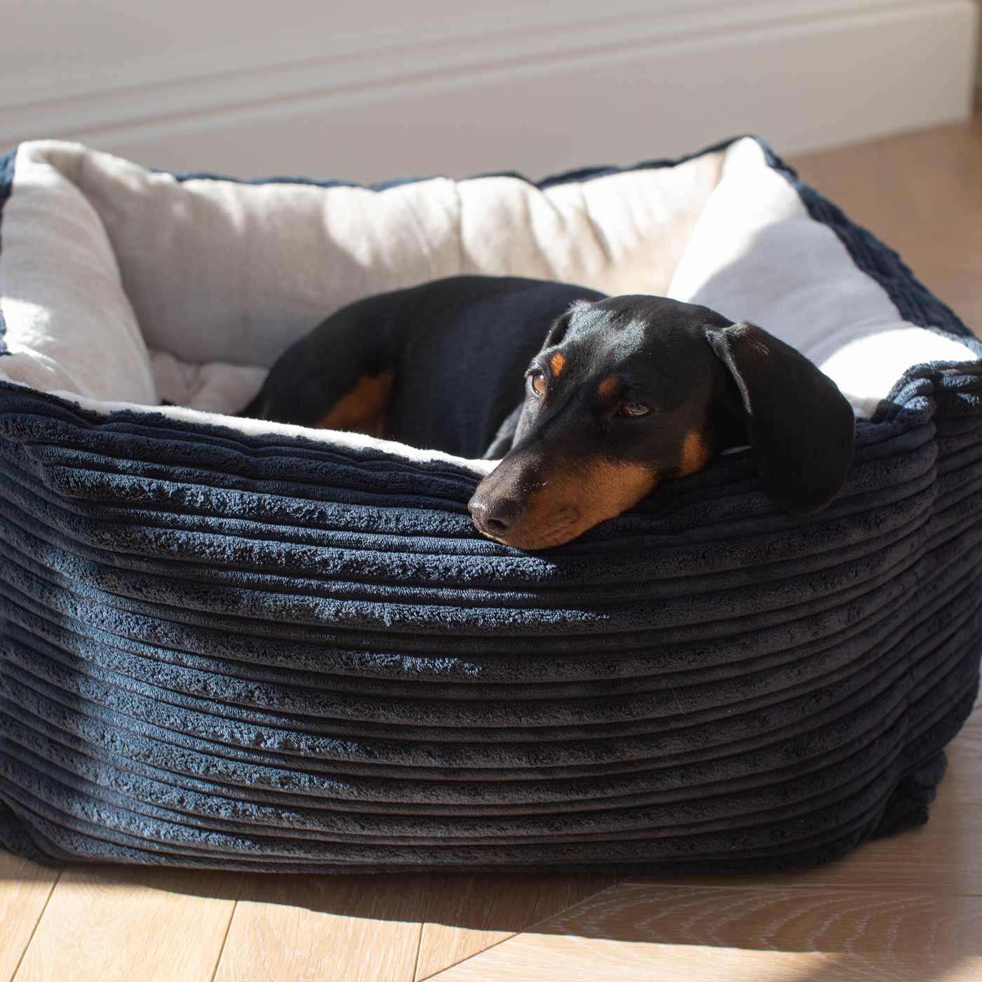 Super Soft, Plush Fabric Essentials Box Bed For Dogs, A Luxury Dog Bed Made Using Sherpa/Fleece To Bring The Perfect Pet Bed For The Ultimate Nap Time! Available Now at Lords & Labradors US