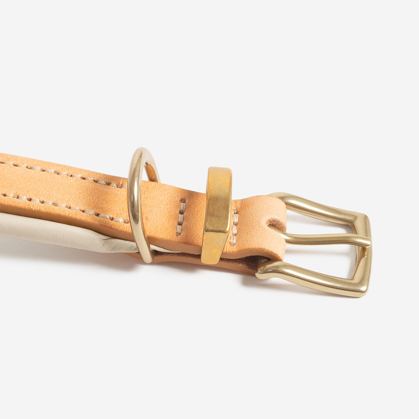 Discover dog walking luxury with our handcrafted Italian padded leather dog collar in Tan & Cream! The perfect collar for dogs available now at Lords & Labradors US