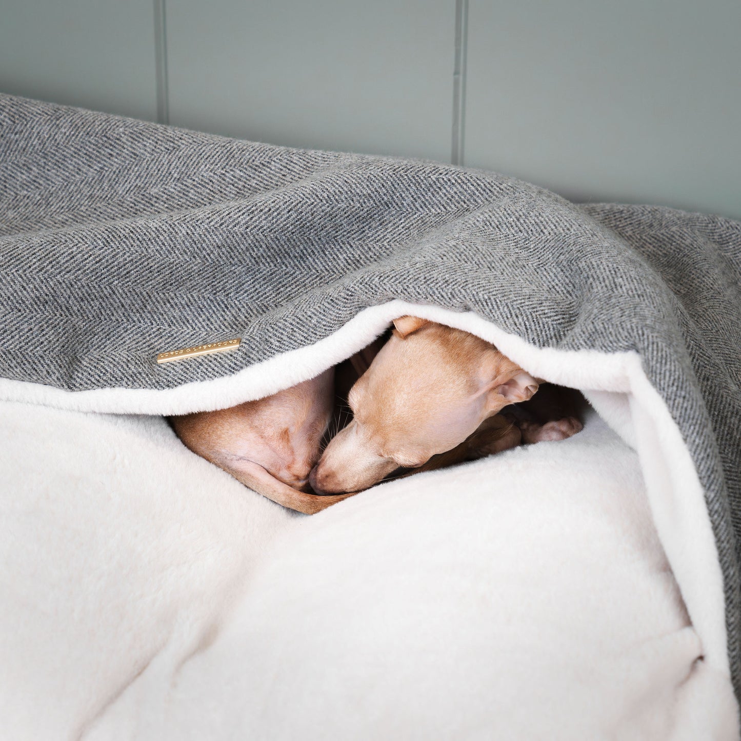 Discover The Perfect Burrow For Your Pet, Our Stunning Sleepy Burrow Dog Beds In Pewter Herringbone Is The Perfect Bed Choice For Your Pet, Available Now at Lords & Labradors US