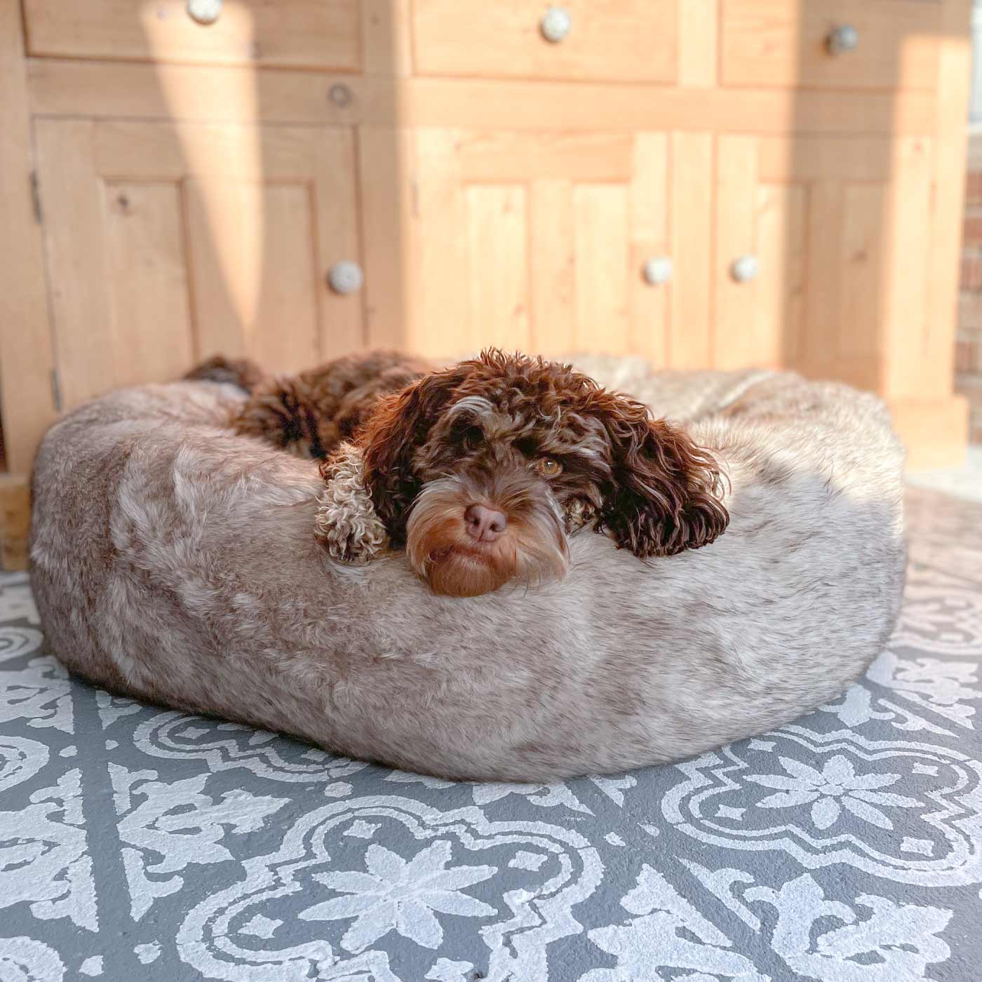 Luxury Anti-Anxiety Dog Bed, In Stunning Siberian Wolf Faux Fur, Perfect For Your Pets Nap Time! Available Now at Lords & Labradors US