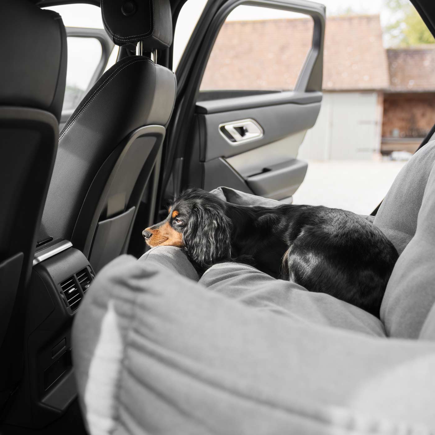 Embark on the perfect pet travel with our luxury Double Easy Traveller Seat, in two colors Truffle and Slate! Featuring removable inner cushion with cover for easy cleaning! Available now at Lords & Labradors US