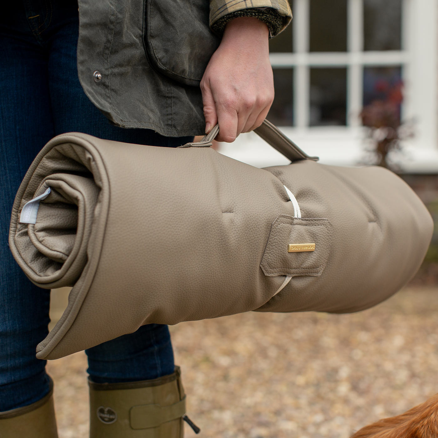 Embark on the perfect pet travel with our luxury Travel Mat in Rhino Camel. Featuring a Carry handle for on the move once Rolled up for easy storage, can be used as a seat cover, boot mat or travel bed! Available now at Lords & Labradors US