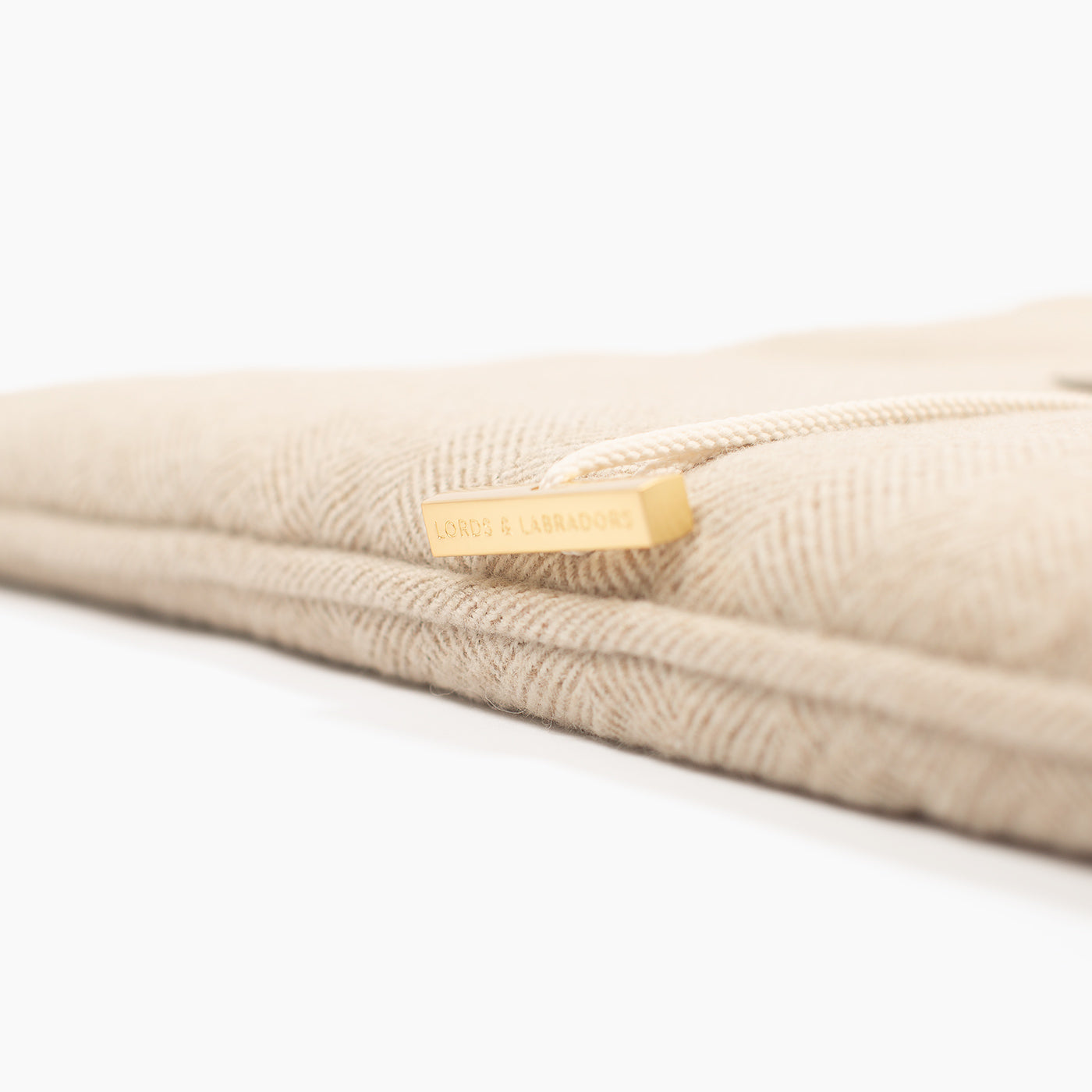 Lords & Labradors Travel Mat in Natural Herringbone Tweed