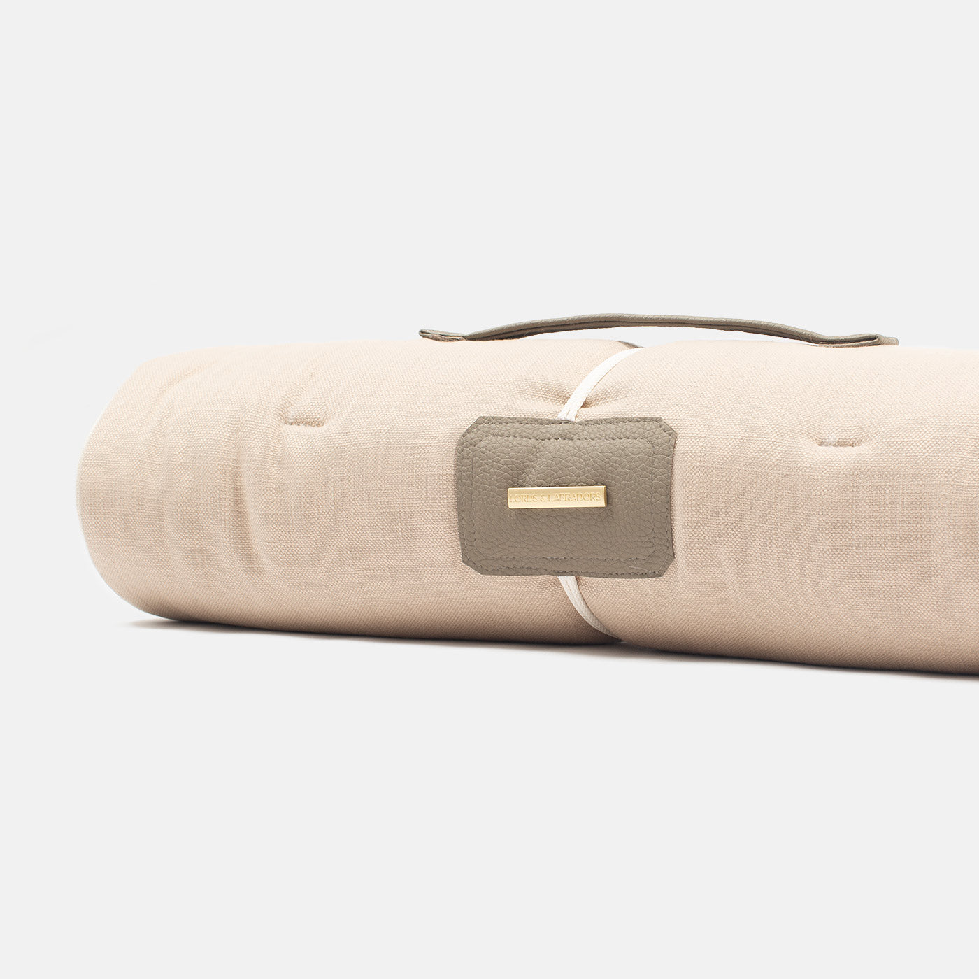 Embark on the perfect pet travel with our luxury Travel Mat in Savanna Oatmeal! Featuring a Carry handle for on the move once Rolled up for easy storage, can be used as a seat cover, boot mat or travel bed! Available now at Lords & Labradors US