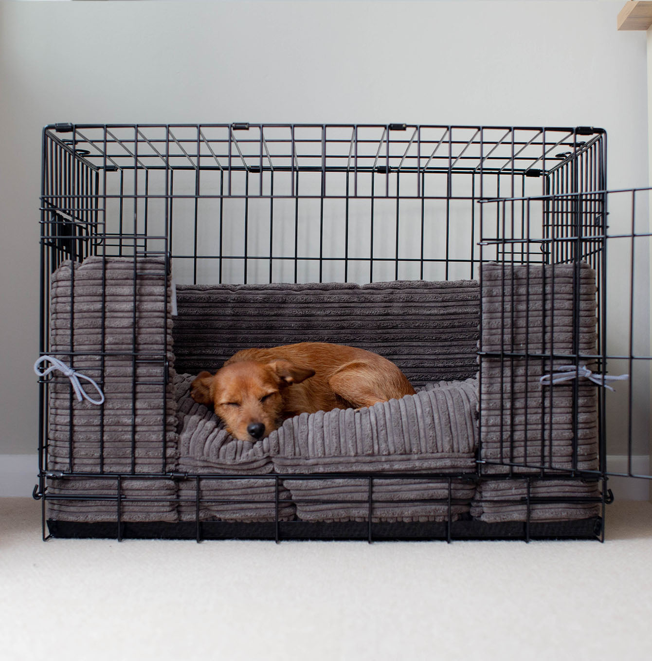 Essentials Cage Bumper in Dark Grey by Lords & Labradors