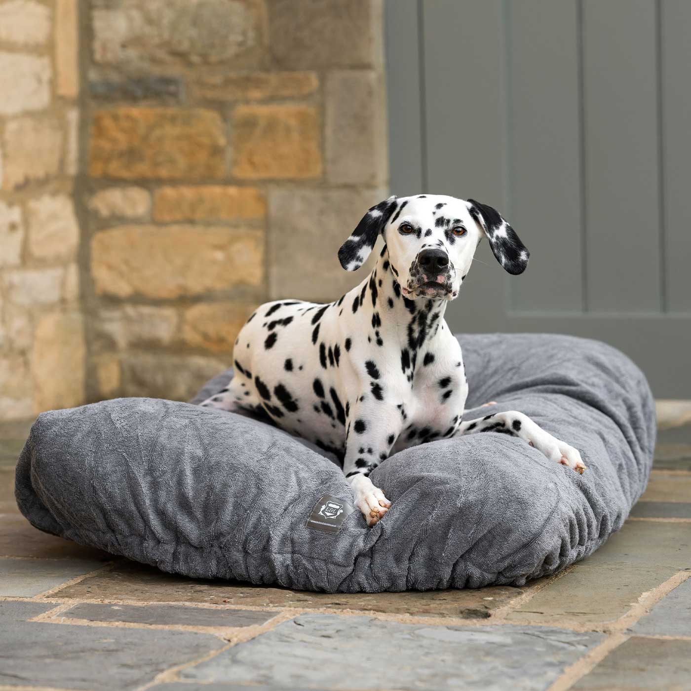Introducing the ultimate bamboo dog drying cushion cover in beautiful Gun Metal, made from luxurious bamboo to aid sensitive skin featuring elasticated hem for a snug fit with super absorbent material for easy pet drying! Available now at Lords & Labradors US, In three sizes and four colors to suit all breeds!