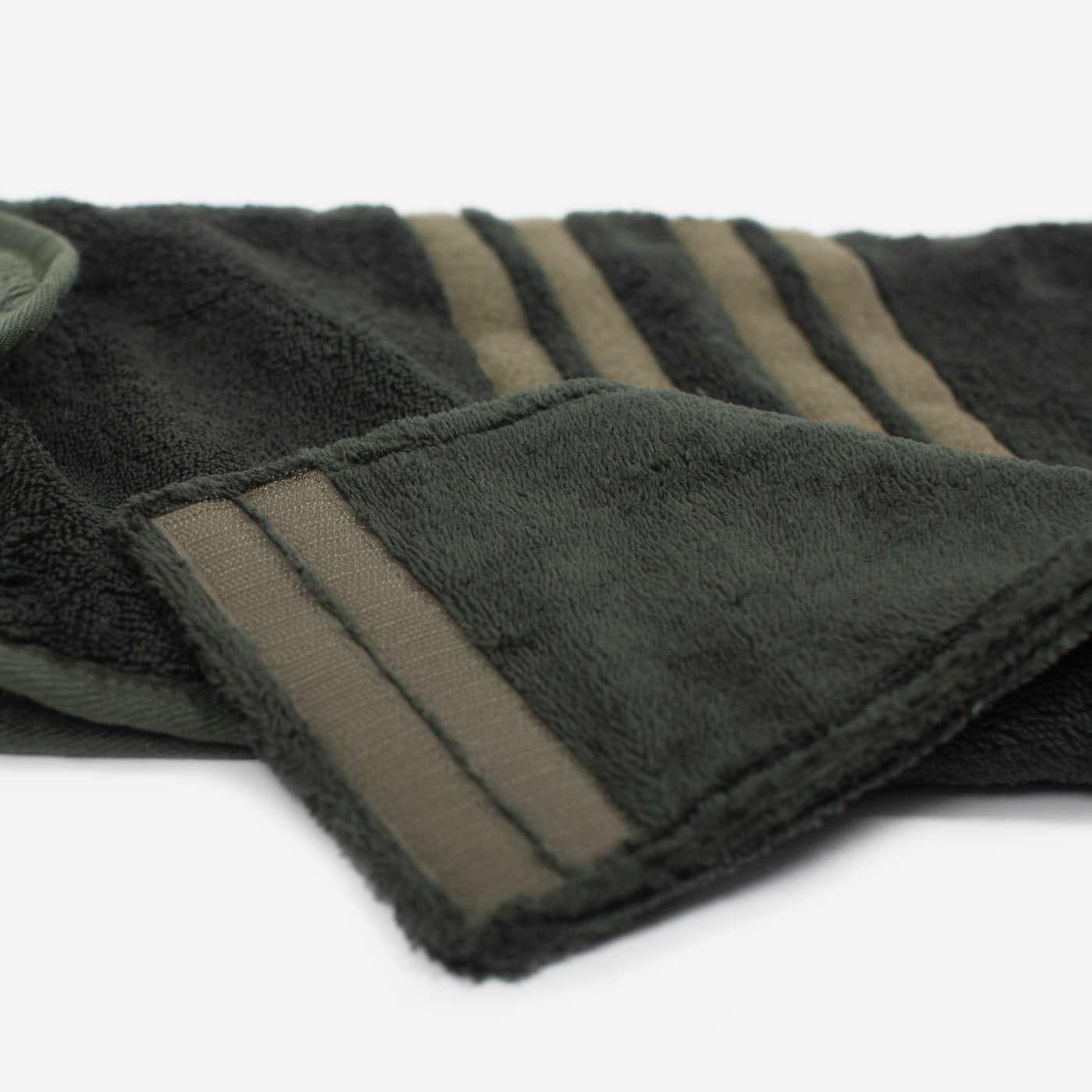 Introducing the ultimate bamboo dog drying coat in beautiful fir green, made from luxurious bamboo to aid sensitive skin featuring adjustable Velcro neck and waist fastening with super absorbent material for easy pet drying! Available now at Lords & Labradors US, In five sizes and four colors to suit all breeds!