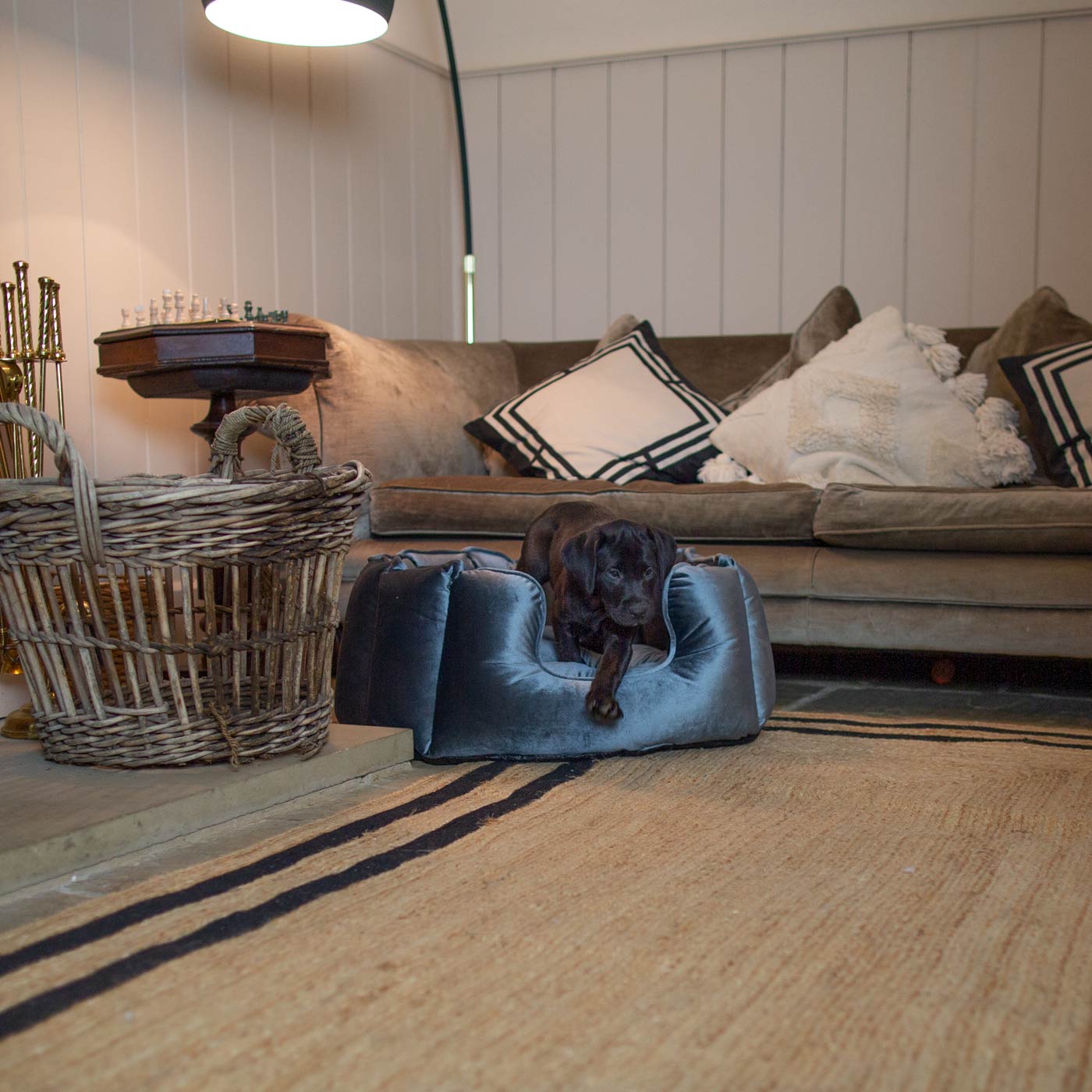 Discover the perfect high wall dog bed in the beautifully crafted Velvet collection, this comfortable and cozy bed for dogs features an inner pillow with a plush fleece on the other side for a luxurious touch! Available to personalize now at Lords & Labradors US