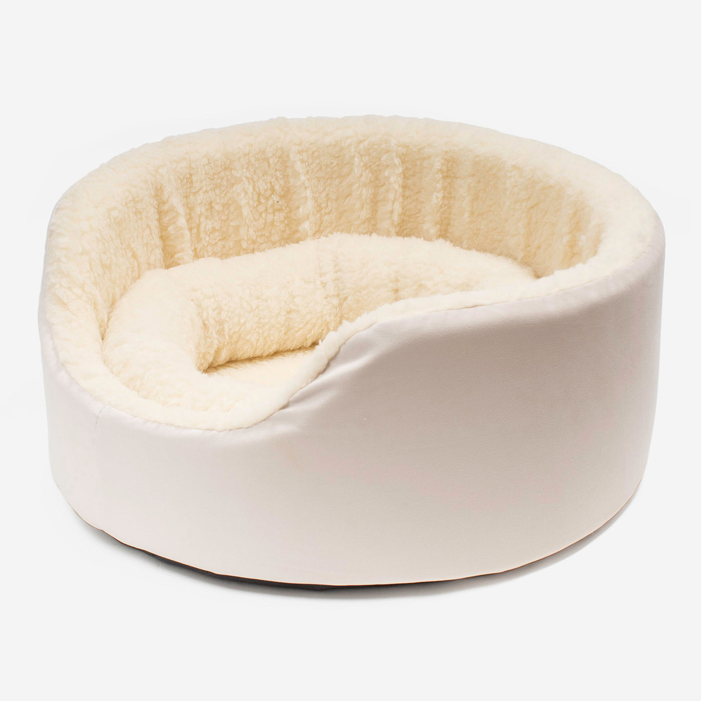 Grow With me Puppy Oval Bed, Crafted From Plush Sherpa Fleece & Suede Outer, Complete With Foam Inner For The Perfect Bed For Your Dog! Available Now at Lords & Labradors US