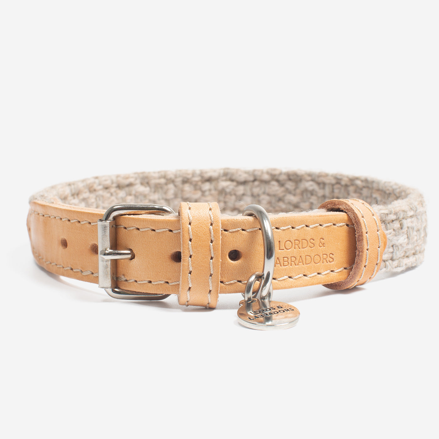 Discover dog walking luxury with our handcrafted Italian dog collar in beautiful sandstone with woven sand fabric! The perfect collar for dogs available now at Lords & Labradors US