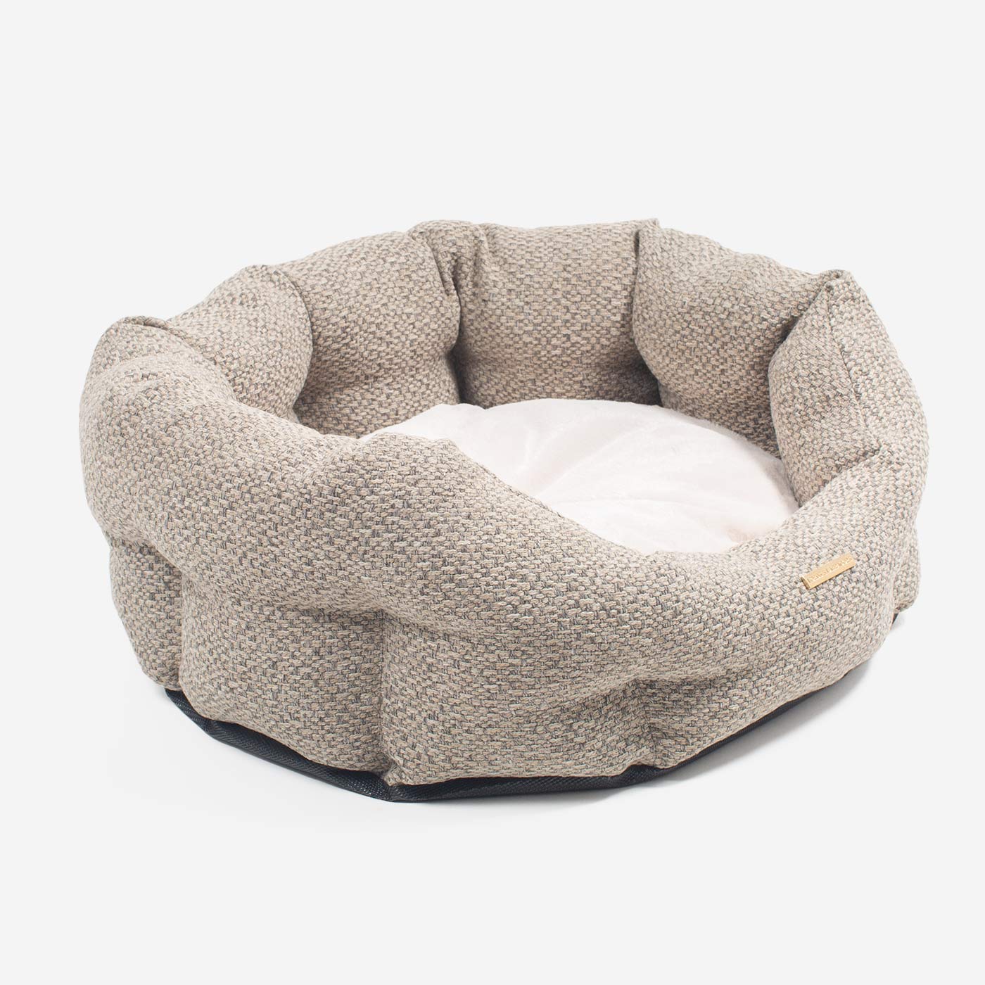 Discover our luxury Herdwick oval dog bed in beautiful pebble, the ideal choice for dogs to enjoy blissful nap-time, featuring reversible inner cushion with raised sides for dogs who love to rest their head for the ultimate cosiness! Handcrafted in Italy for pure pet luxury! Available now at Lords & Labradors US