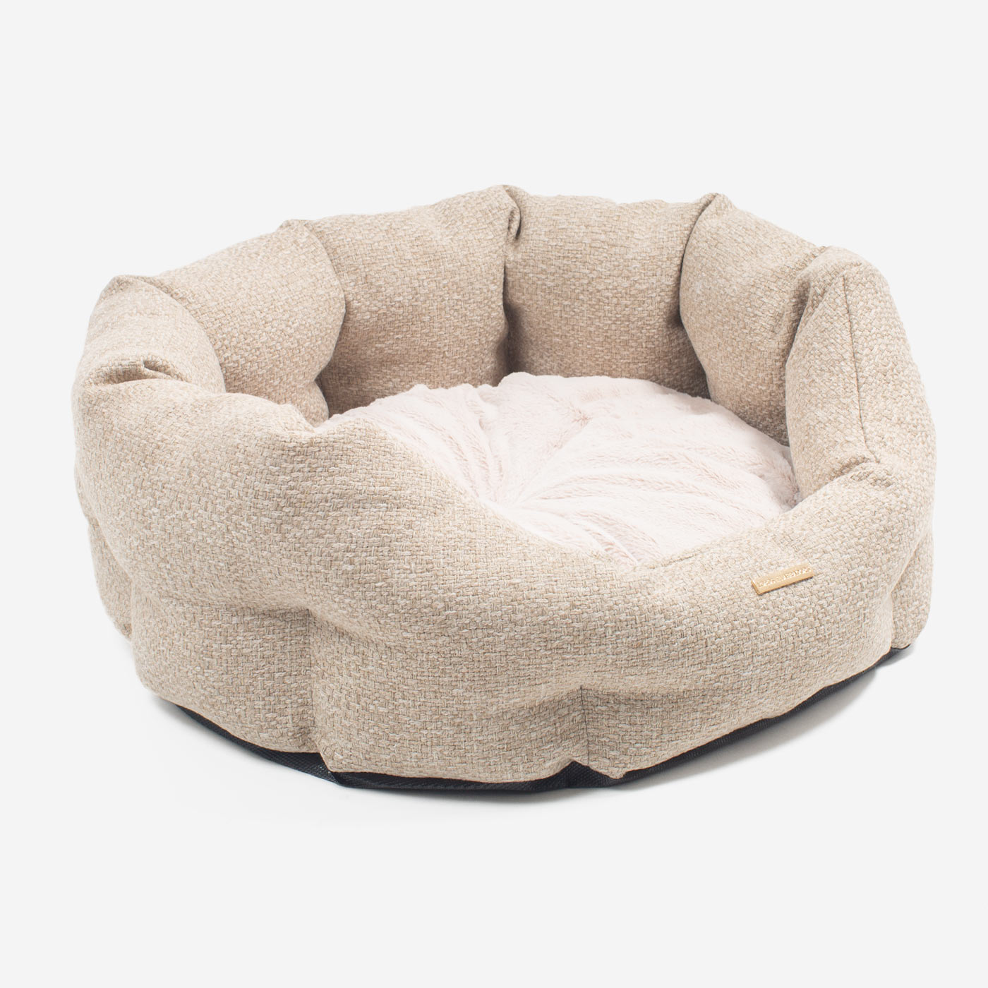 Discover our luxury Herdwick oval dog bed in beautiful sandstone, the ideal choice for dogs to enjoy blissful nap-time, featuring reversible inner cushion with raised sides for dogs who love to rest their head for the ultimate cosiness! Handcrafted in Italy for pure pet luxury! Available now at Lords & Labradors US