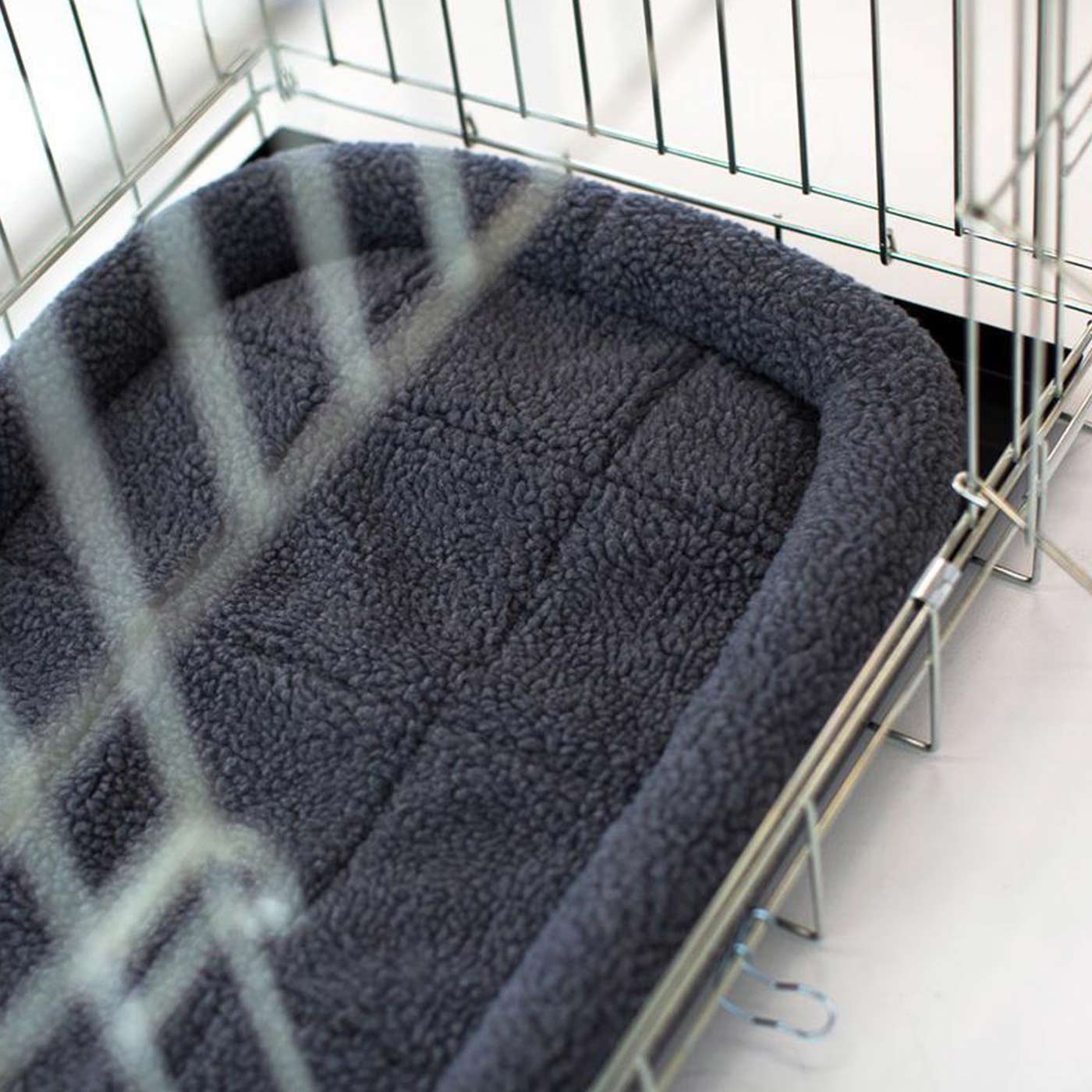 Discover the perfect deluxe heavy duty silver dog cage, featuring two doors for easy access and a removable tray for easy cleaning! The ideal choice to keep new puppies safe, made using pet safe galvanised steel! Available now in 5 sizes and three stunning colors at Lords & Labradors US