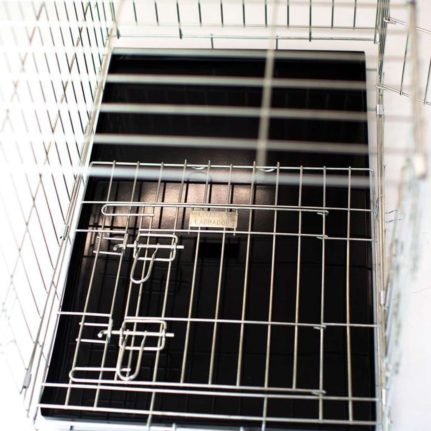 Discover the perfect deluxe heavy duty silver dog cage, featuring two doors for easy access and a removable tray for easy cleaning! The ideal choice to keep new puppies safe, made using pet safe galvanised steel! Available now in 5 sizes and three stunning colors at Lords & Labradors US