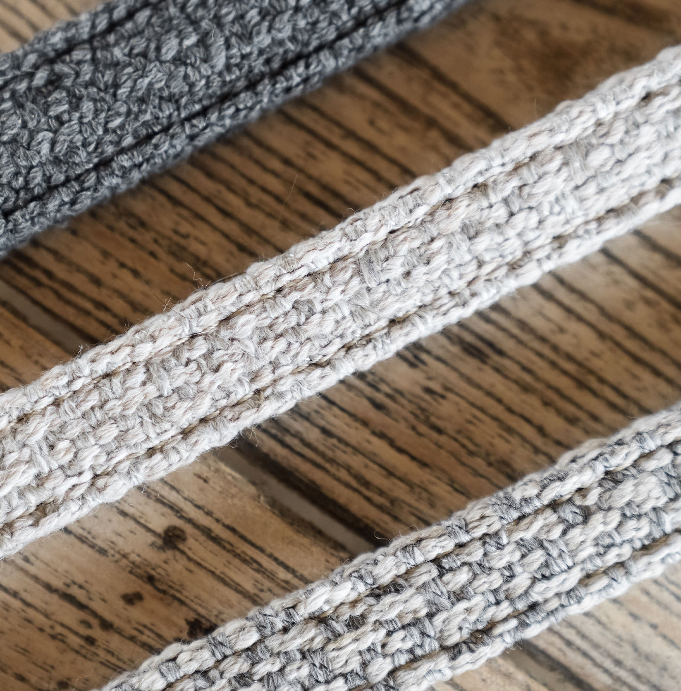 Discover dog walking luxury with our handcrafted Italian Herdwick dog leash in beautiful graphite with woven dark grey fabric! The perfect leash for dogs available now at Lords & Labradors US