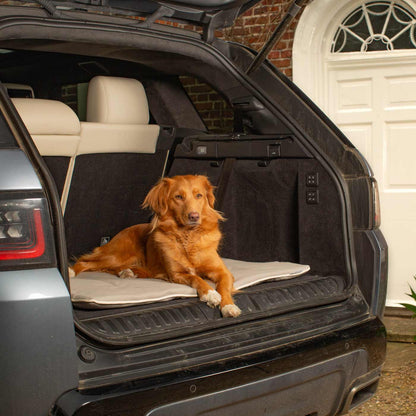 Embark on the perfect pet travel with our luxury Travel Mat in Savanna Stone! Featuring a Carry handle for on the move once Rolled up for easy storage, can be used as a seat cover, boot mat or travel bed! Available now at Lords & Labradors US