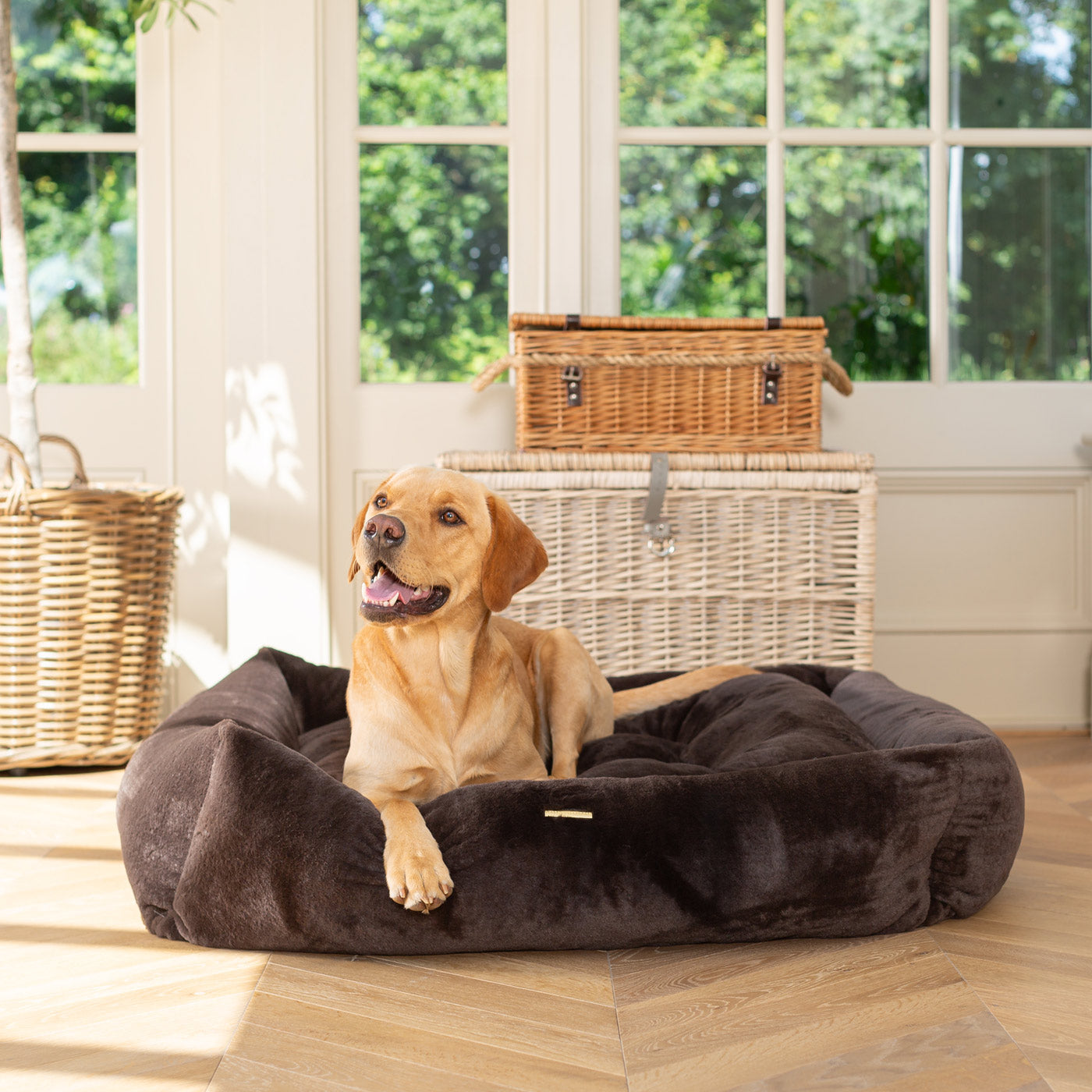 Calming Anti-Anxiety Dusk Faux Fur Box Bed For Dogs by Lords & Labradors