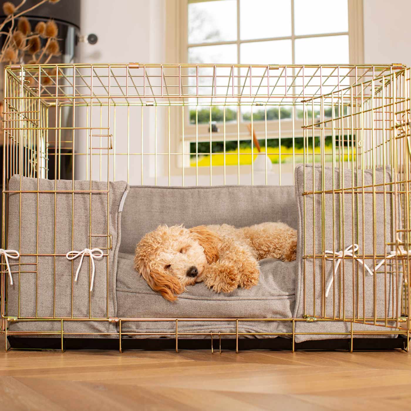 Dog Cage with Cushion & Bumper in Inchmurrin Ground by Lords & Labradors