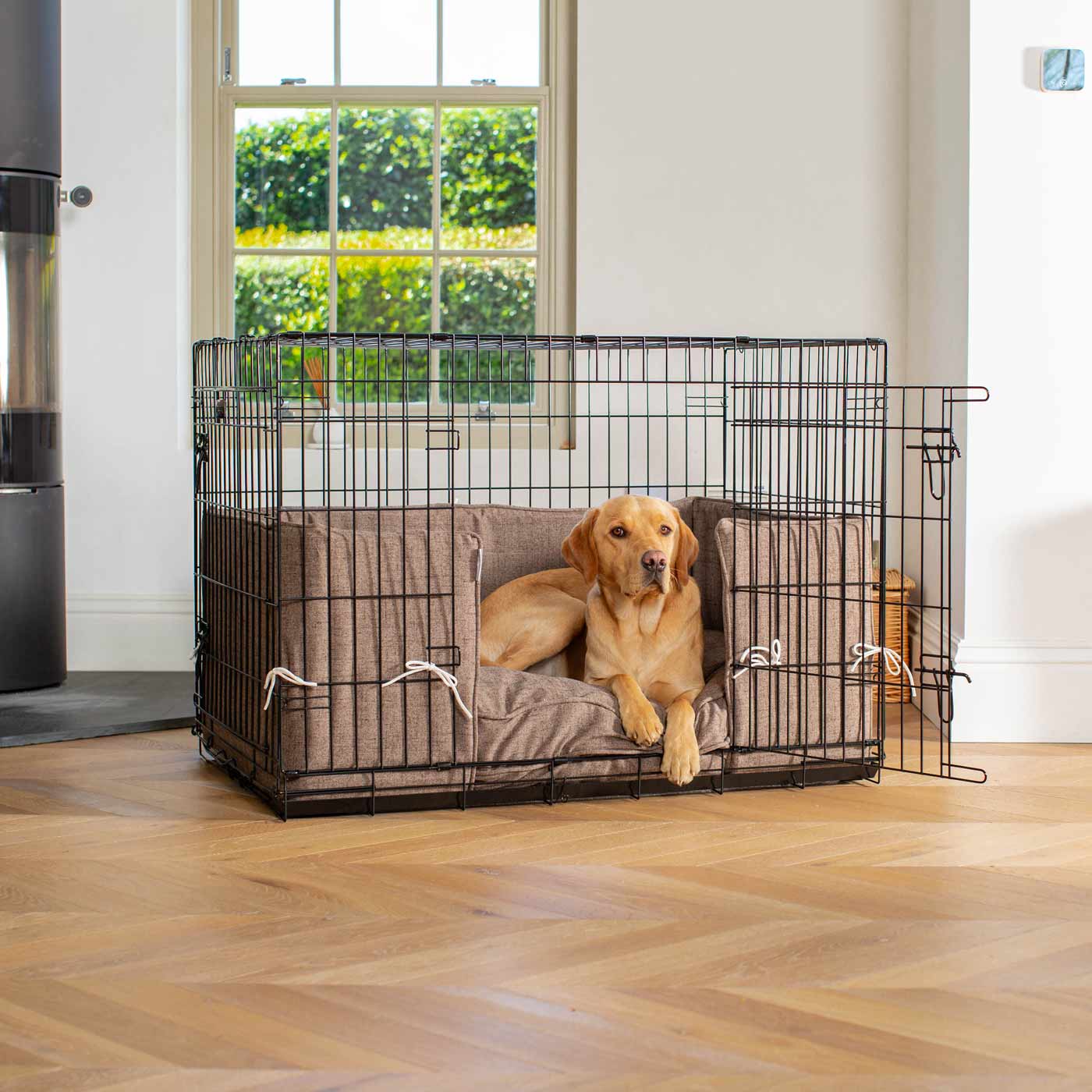 Dog Cage with Cushion & Bumper in Inchmurrin Umber by Lords & Labradors