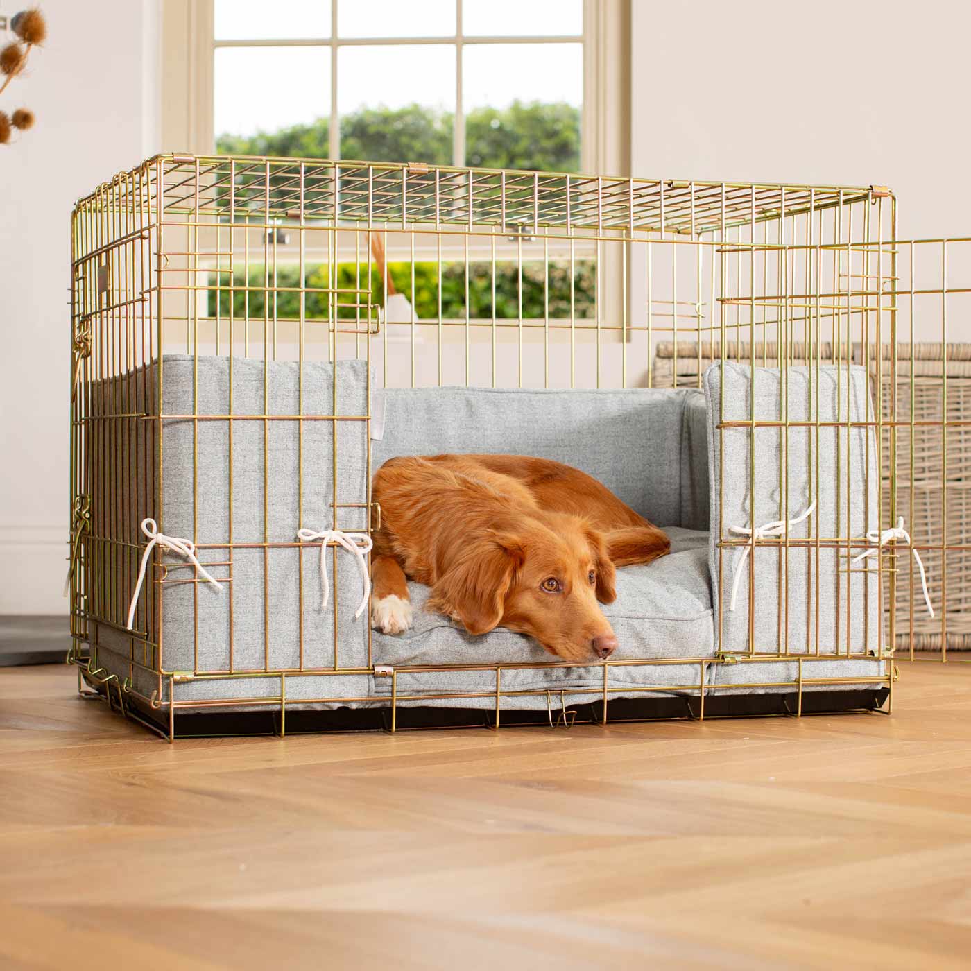 Dog Cage with Cushion & Bumper in Inchmurrin Iceberg by Lords & Labradors