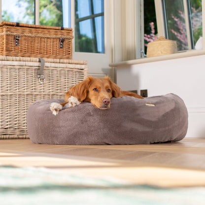 Calming Anti-Anxiety Donut Bed in Fawn Faux Fur by Lords & Labradors