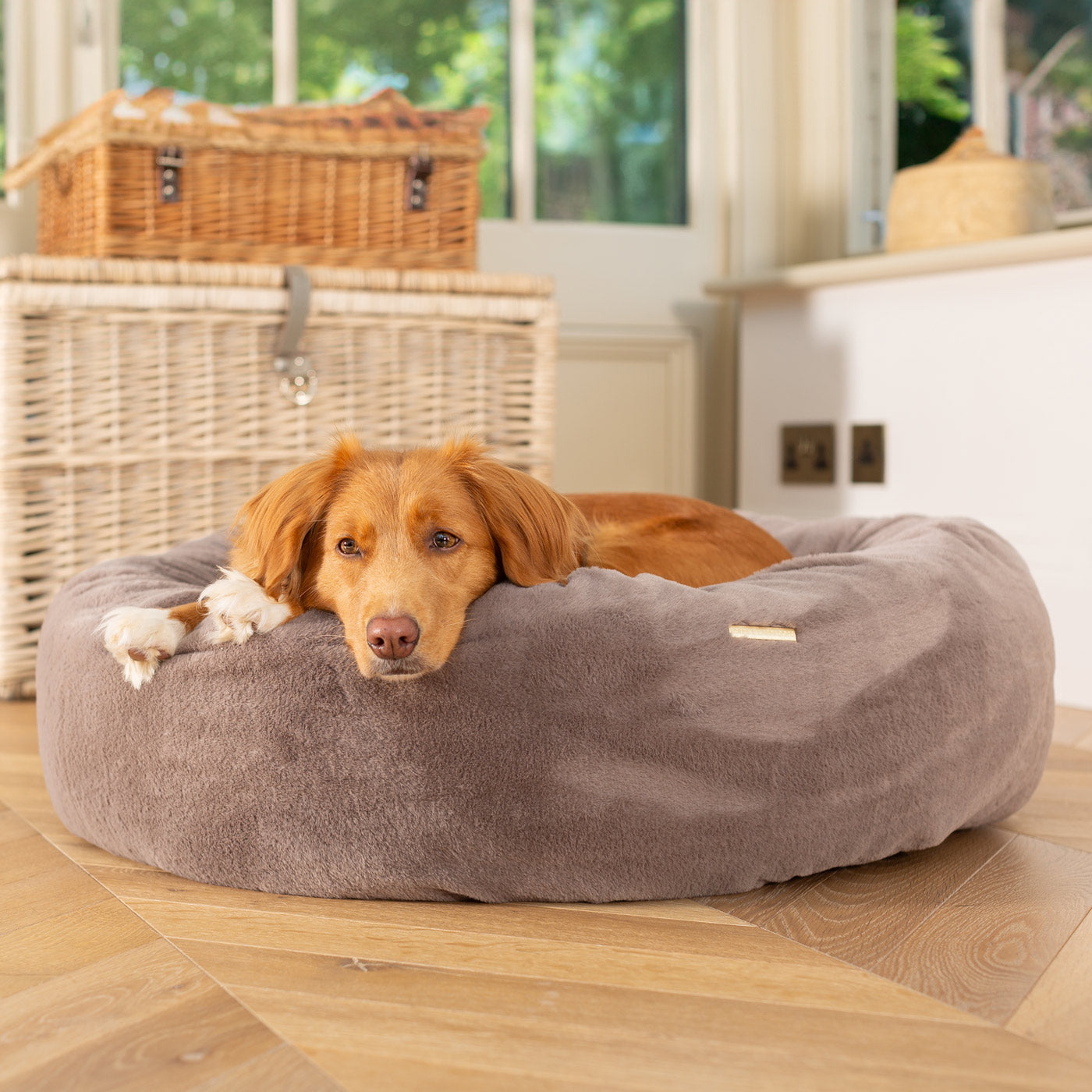 Calming Anti-Anxiety Donut Bed in Fawn Faux Fur by Lords & Labradors