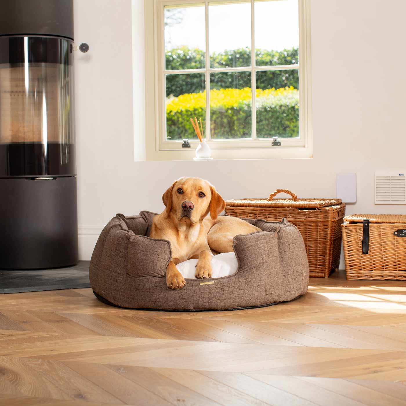 High Wall Dog Bed In Inchmurrin Umber By Lords & Labradors