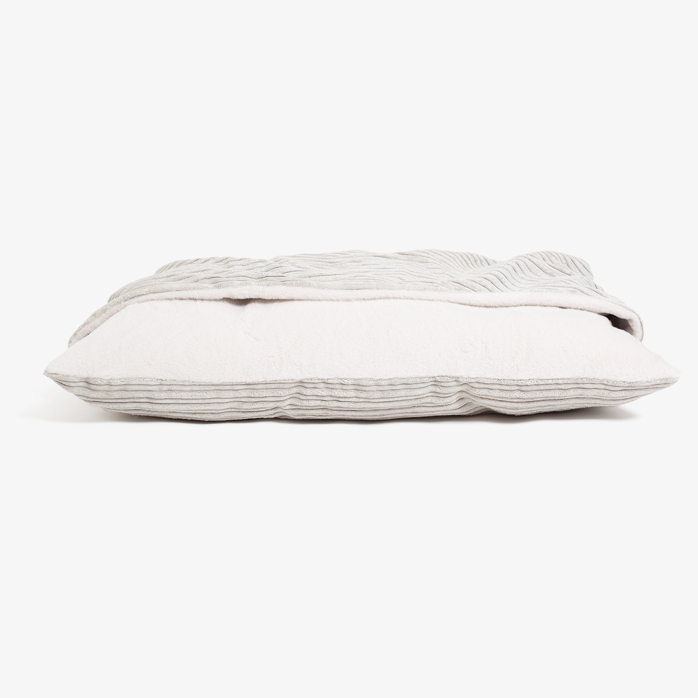 Sleepy Burrows Bed In Light Grey Essentials Plush By Lords & Labradors