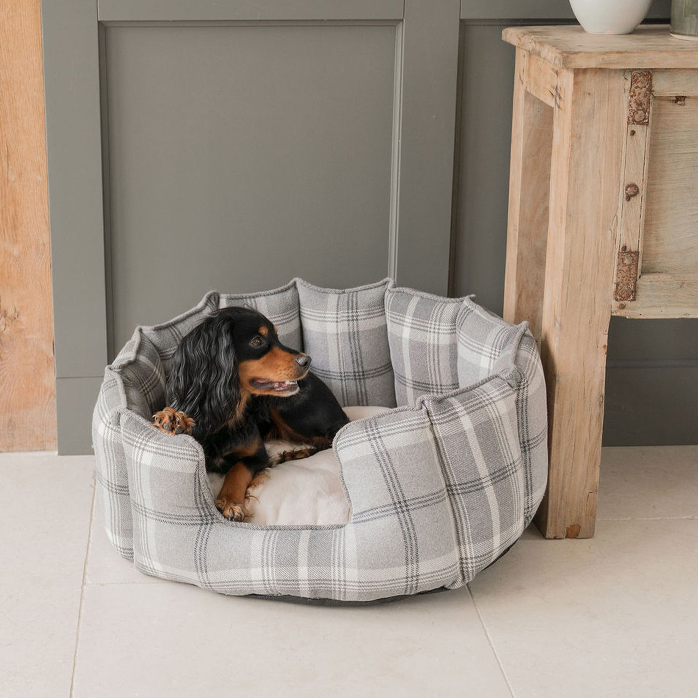 High Wall Bed For Dogs in Balmoral Tweed by Lords & Labradors