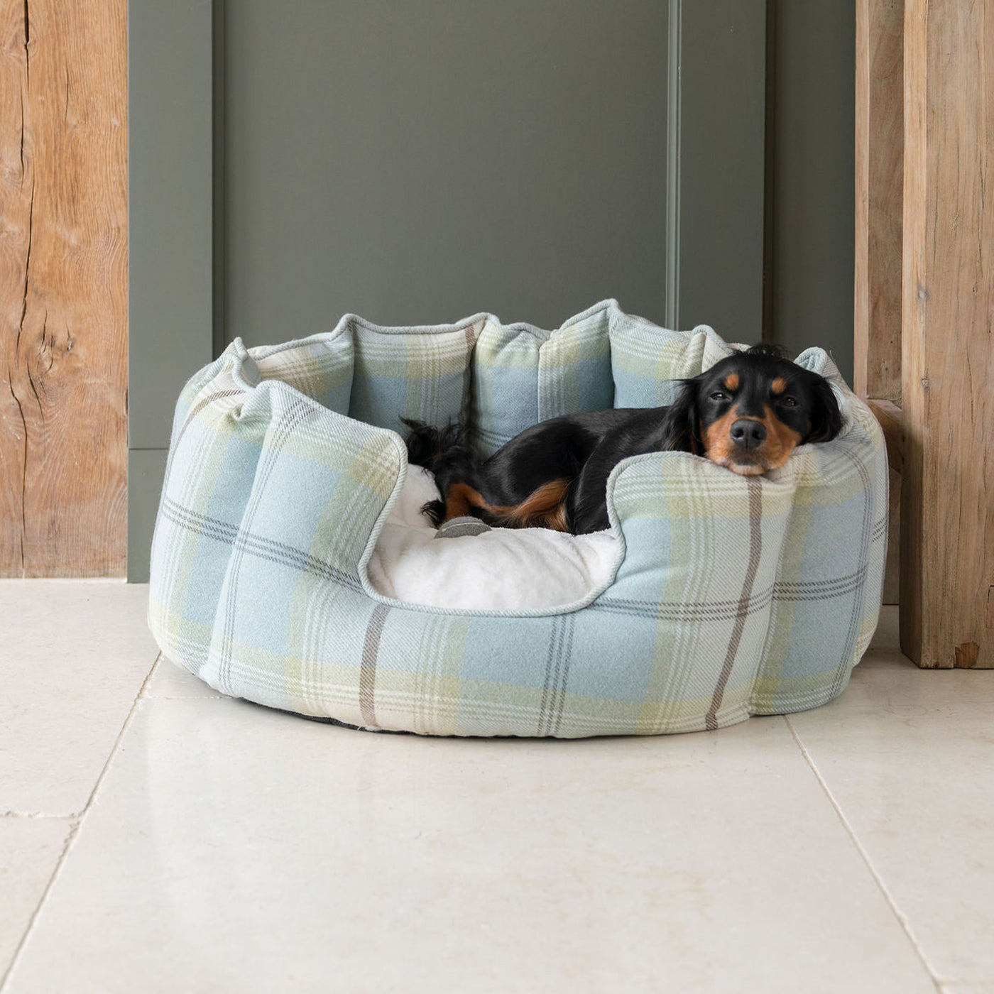 High Wall Bed For Dogs in Balmoral Tweed by Lords & Labradors