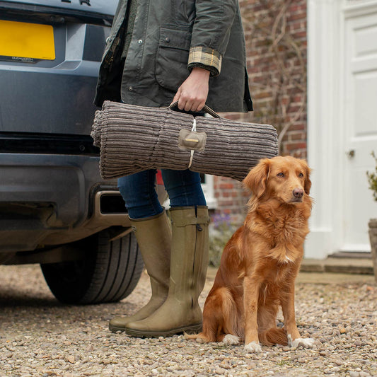 Lords & Labradors Travel Mat in Essentials Dark Grey