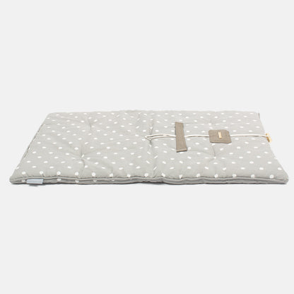 Embark on the perfect pet travel with our luxury Travel Mat in Grey Spot. Featuring a Carry handle for on the move once Rolled up for easy storage, can be used as a seat cover, boot mat or travel bed! Available now at Lords & Labradors US