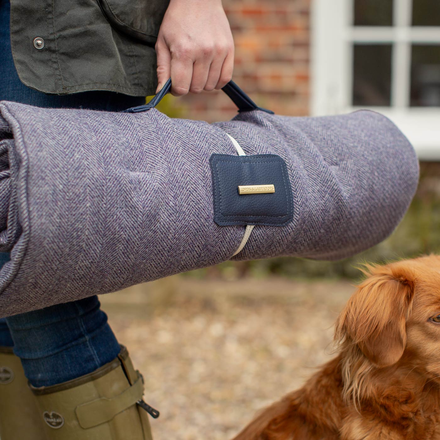 Embark on the perfect pet travel with our luxury Travel Mat in Oxford Herringbone. Featuring a Carry handle for on the move once Rolled up for easy storage, can be used as a seat cover, boot mat or travel bed! Available now at Lords & Labradors US