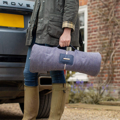 Embark on the perfect pet travel with our luxury Travel Mat in Oxford Herringbone. Featuring a Carry handle for on the move once Rolled up for easy storage, can be used as a seat cover, boot mat or travel bed! Available now at Lords & Labradors US