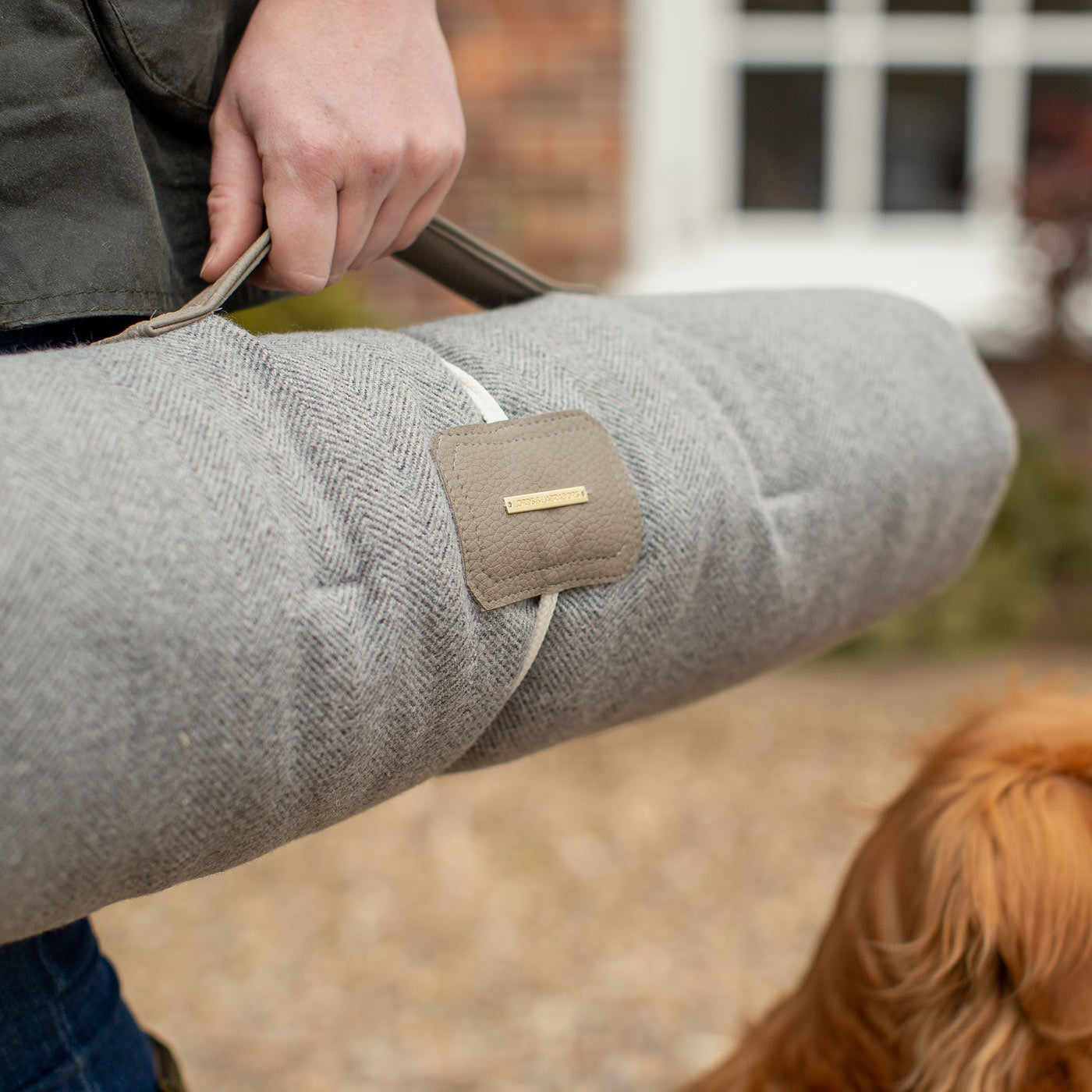 Embark on the perfect pet travel with our luxury Travel Mat in Pewter Herringbone. Featuring a Carry handle for on the move once Rolled up for easy storage, can be used as a seat cover, boot mat or travel bed! Available now at Lords & Labradors US