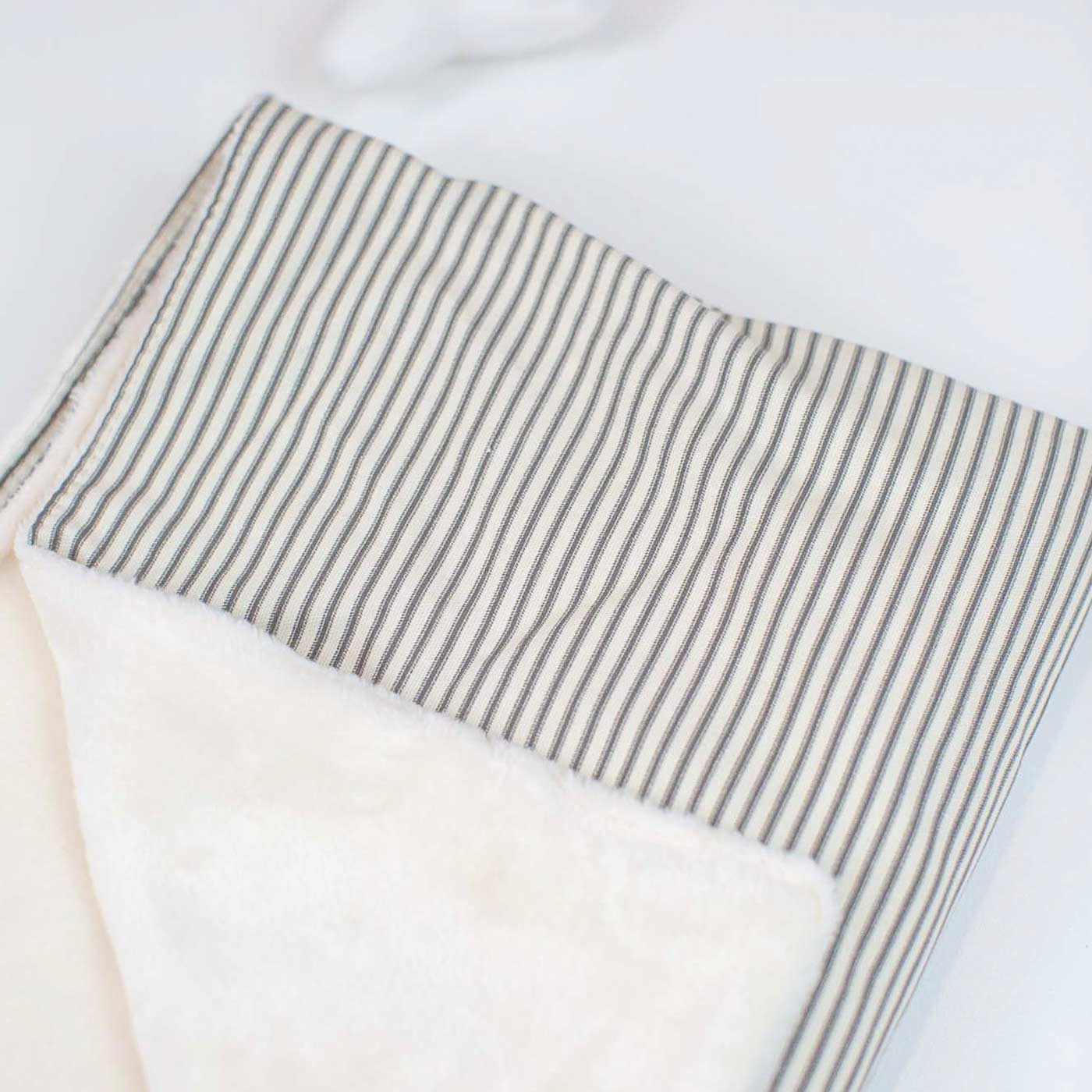 [color:regency stripe] Super Soft Sherpa & Teddy Fleece Lining, Our Luxury Cat & Kitten Blanket In Stunning Regency Stripe I The Perfect Cat Bed Accessory! Available Now at Lords & Labradors US