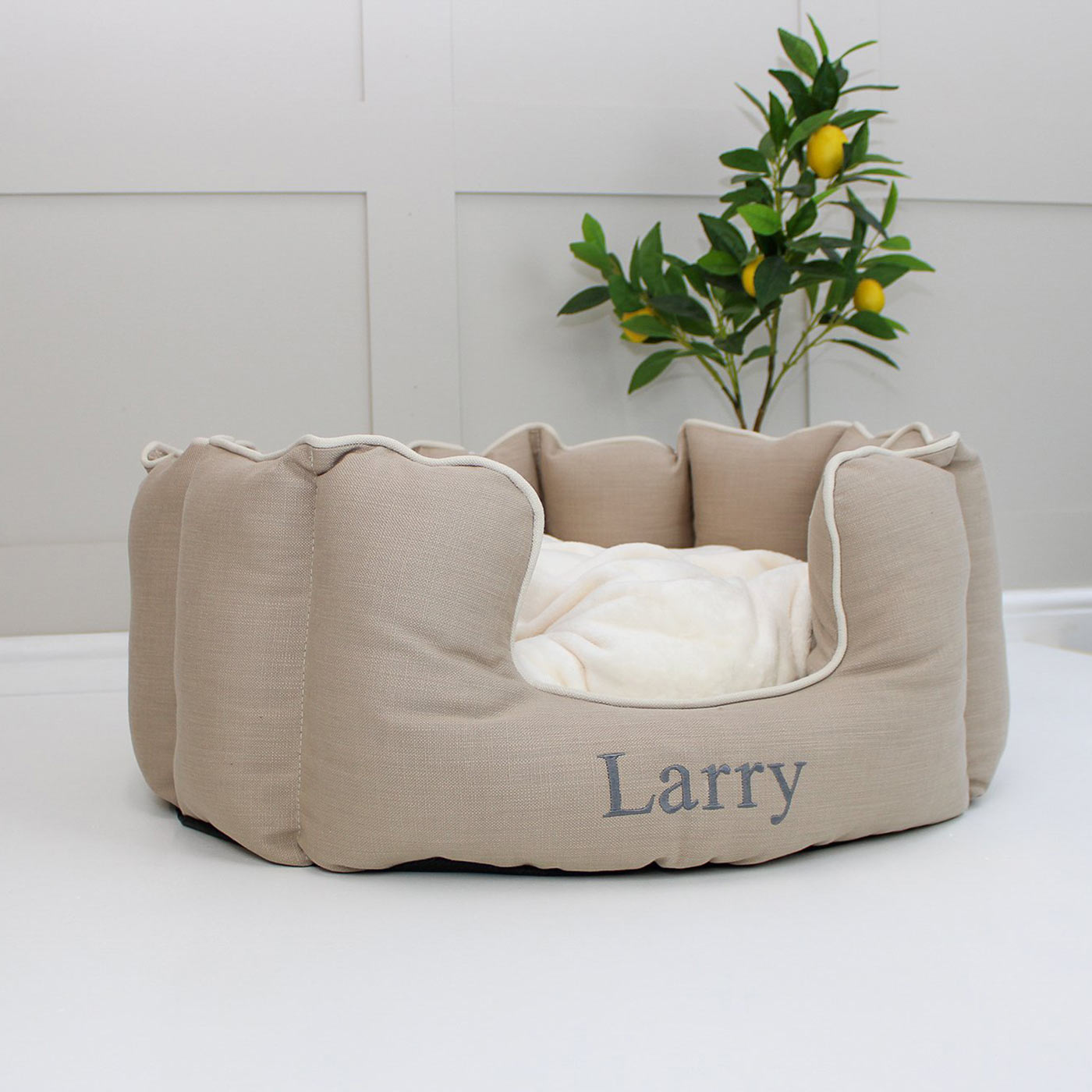 [color:savanna oatmeal] Discover Our Luxurious High Wall Bed For Cats, Featuring inner pillow with plush teddy fleece on one side To Craft The Perfect Cats Bed In Stunning Savanna Oatmeal! Available To Personalize Now at Lords & Labradors US