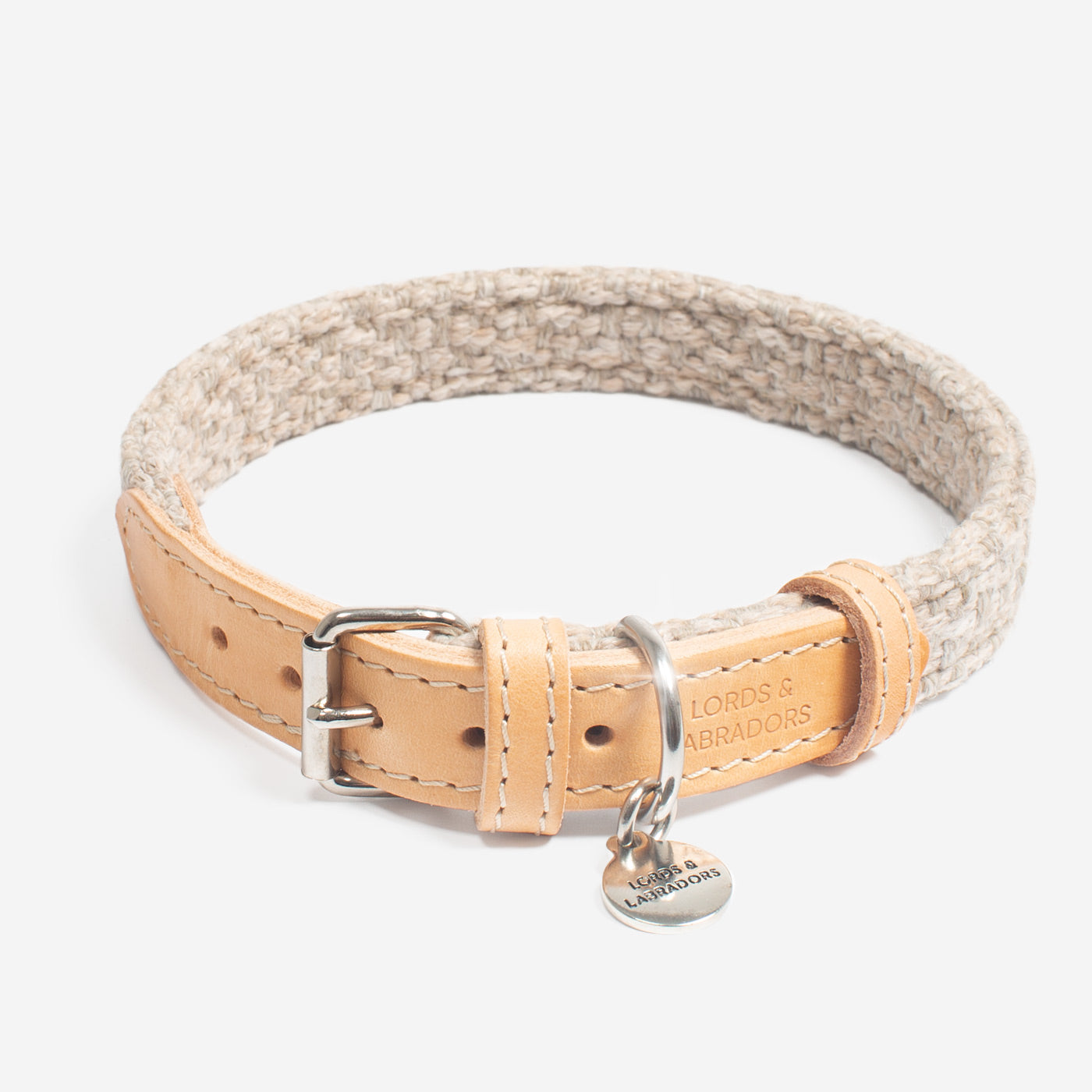 Discover dog walking luxury with our handcrafted Italian dog collar in beautiful sandstone with woven sand fabric! The perfect collar for dogs available now at Lords & Labradors US