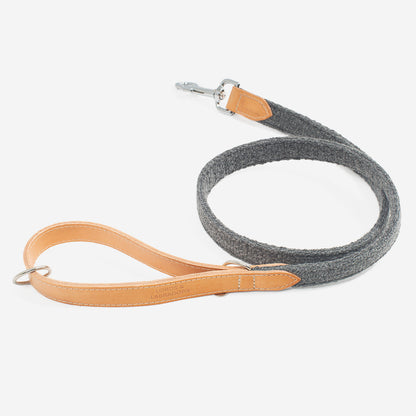 Discover dog walking luxury with our handcrafted Italian Herdwick dog leash in beautiful graphite with woven dark grey fabric! The perfect leash for dogs available now at Lords & Labradors US
