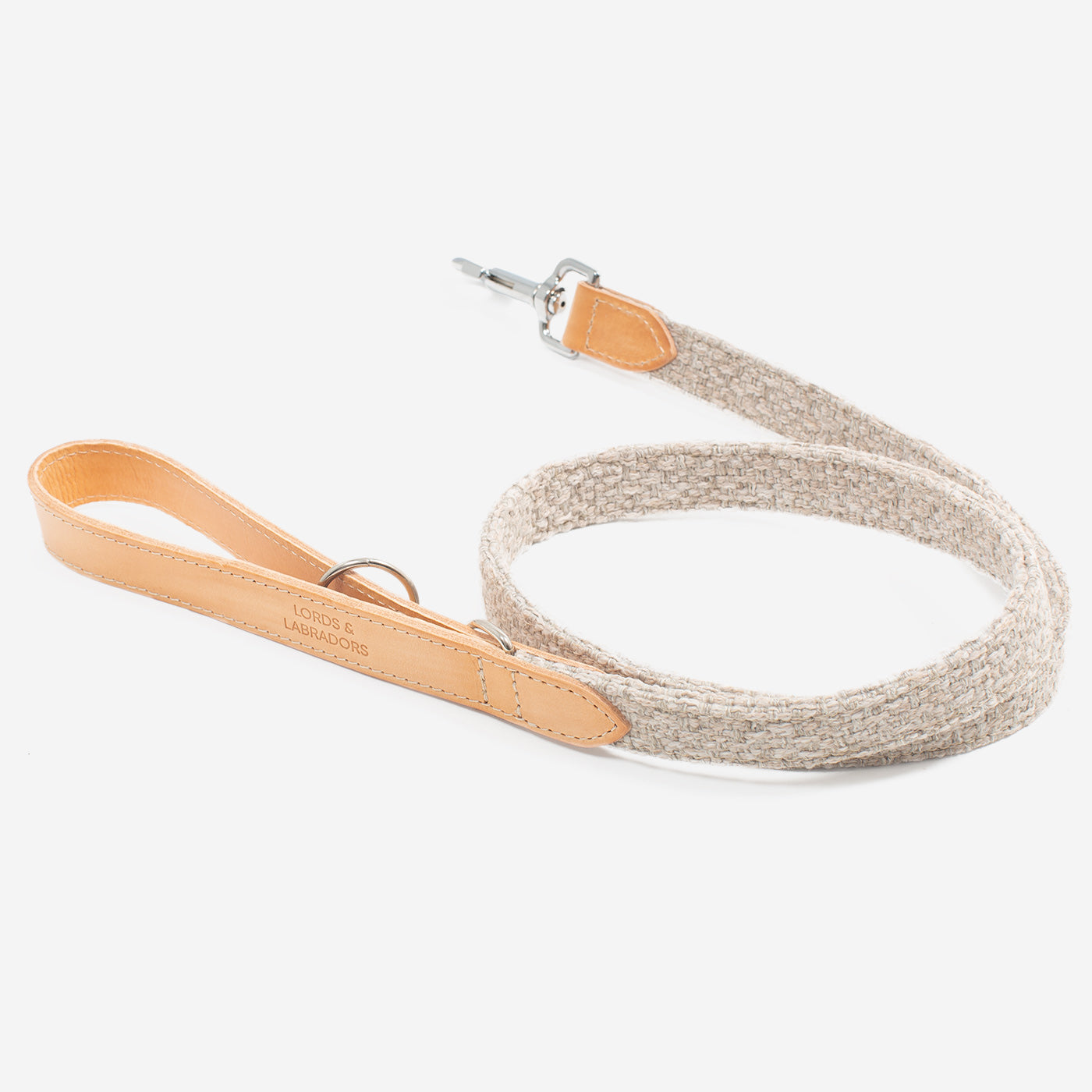 Discover dog walking luxury with our handcrafted Italian Herdwick dog leash in beautiful Sandstone with woven natural sandstone fabric! The perfect leash for dogs available now at Lords & Labradors US