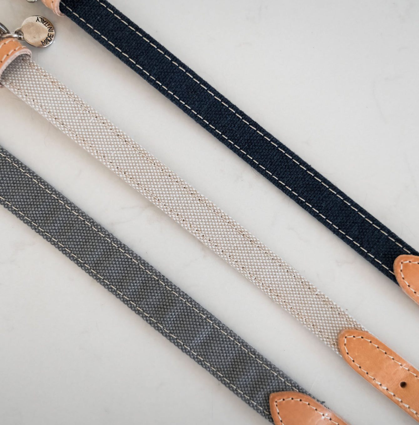 Discover dog walking luxury with our handcrafted Italian dog leash in beautiful essentials twill navy denim with denim blue fabric! The perfect leash for dogs available now at Lords & Labradors US