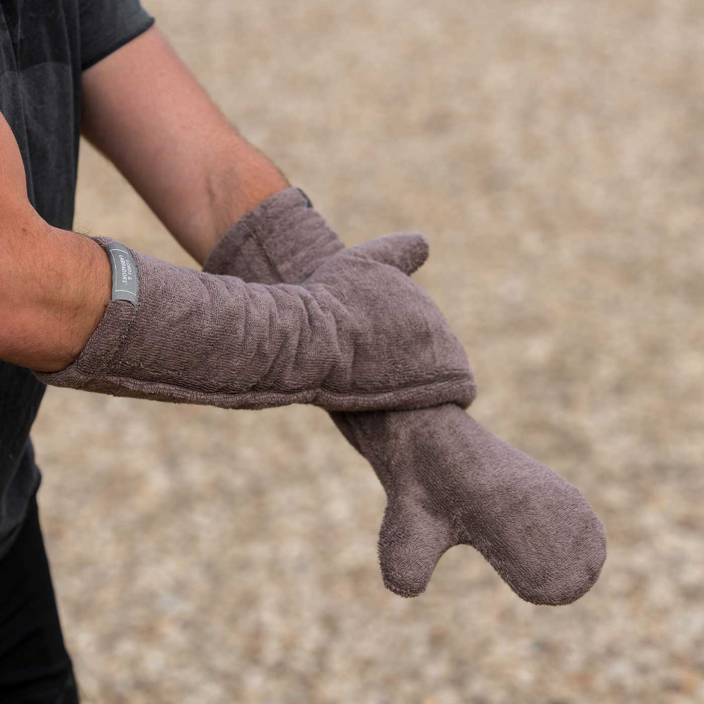 Introducing the ultimate bamboo dog drying mitts in beautiful Mole (Brown), made from luxurious bamboo to aid sensitive skin featuring universal size to fit all with super absorbent material for easy pet drying! The perfect dog drying gloves, available now at Lords & Labradors US, In four colors!